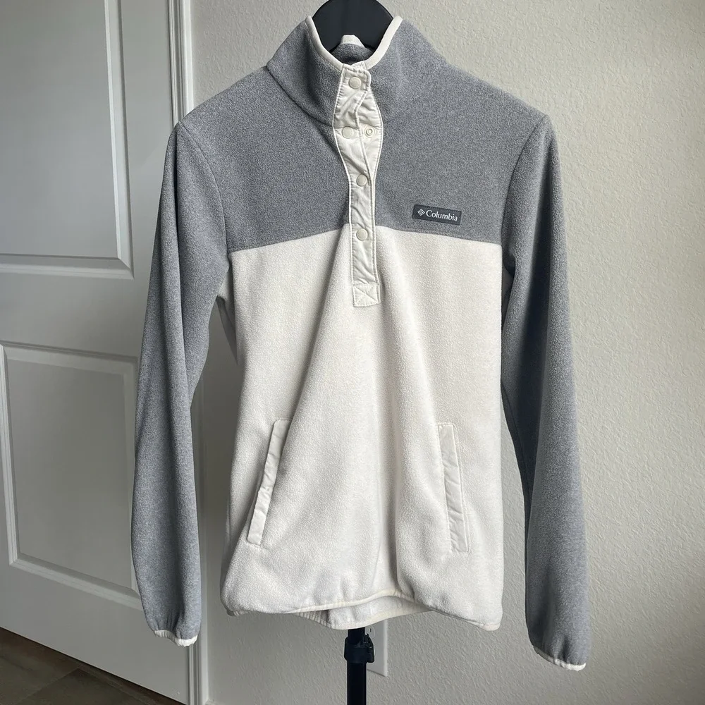 Columbia Gray Cream Fleece Quarter Snap Hiking Travel Trips Pullover Two Tone XS